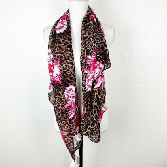 NWT VICTORIA'S SECRET ||  Leopard Animal Print Pink Floral Scarf Shawl 36” x 48” - Picture 2 of 9